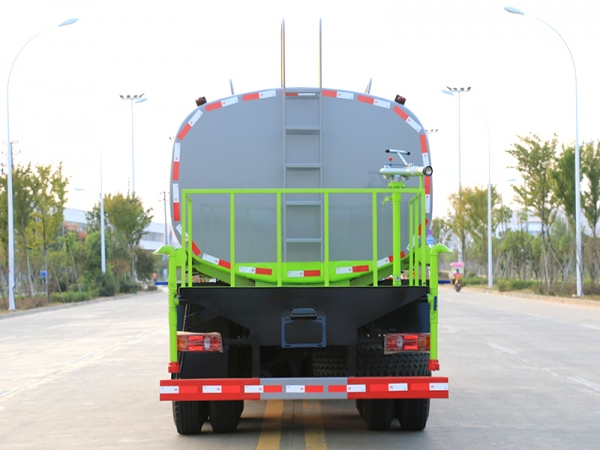 国六东风D3L后八轮 19.3吨 洒水车
