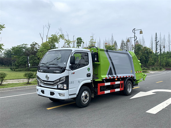 6方压缩垃圾车（东风小多利卡）