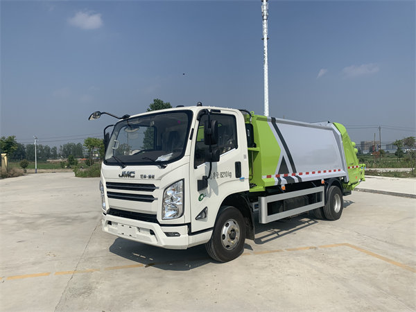 9方压缩垃圾车（江铃凯锐）