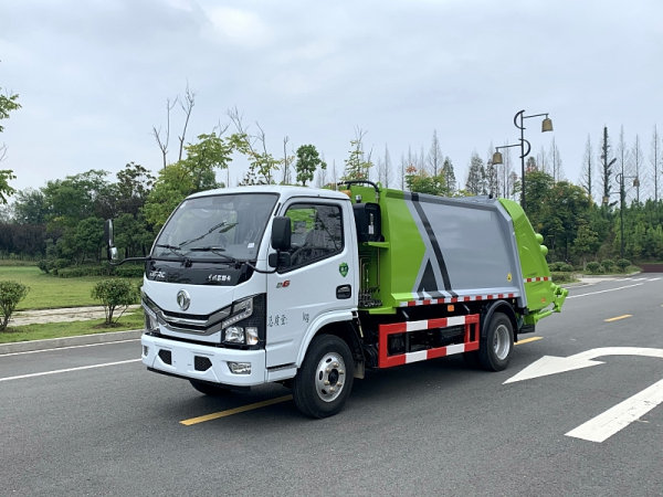 6方压缩垃圾车（东风小多利卡）